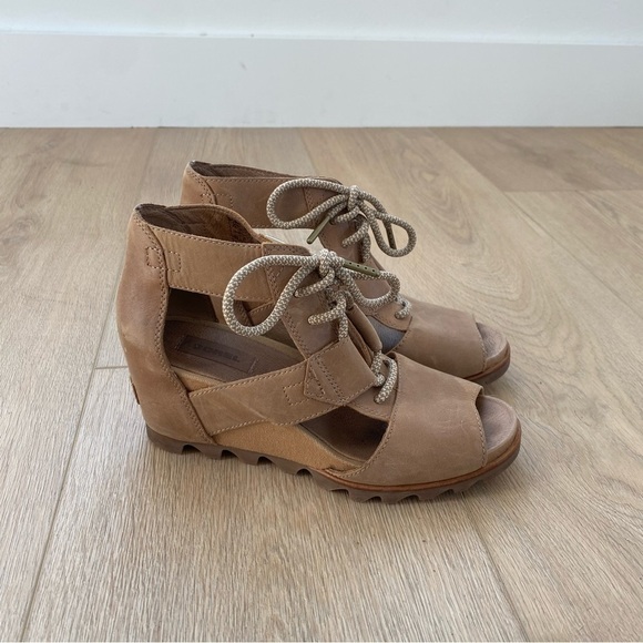 Sorel Joanie II Tan Wedge Leather Lace Up Size 8.5 - Picture 1 of 6